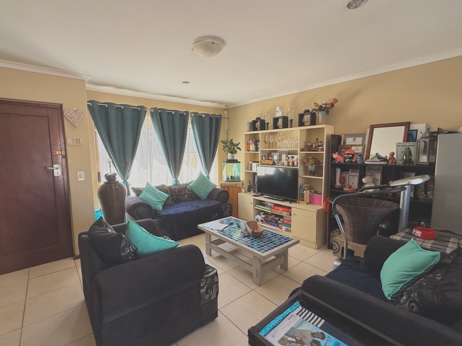 2 Bedroom Property for Sale in Table View Western Cape